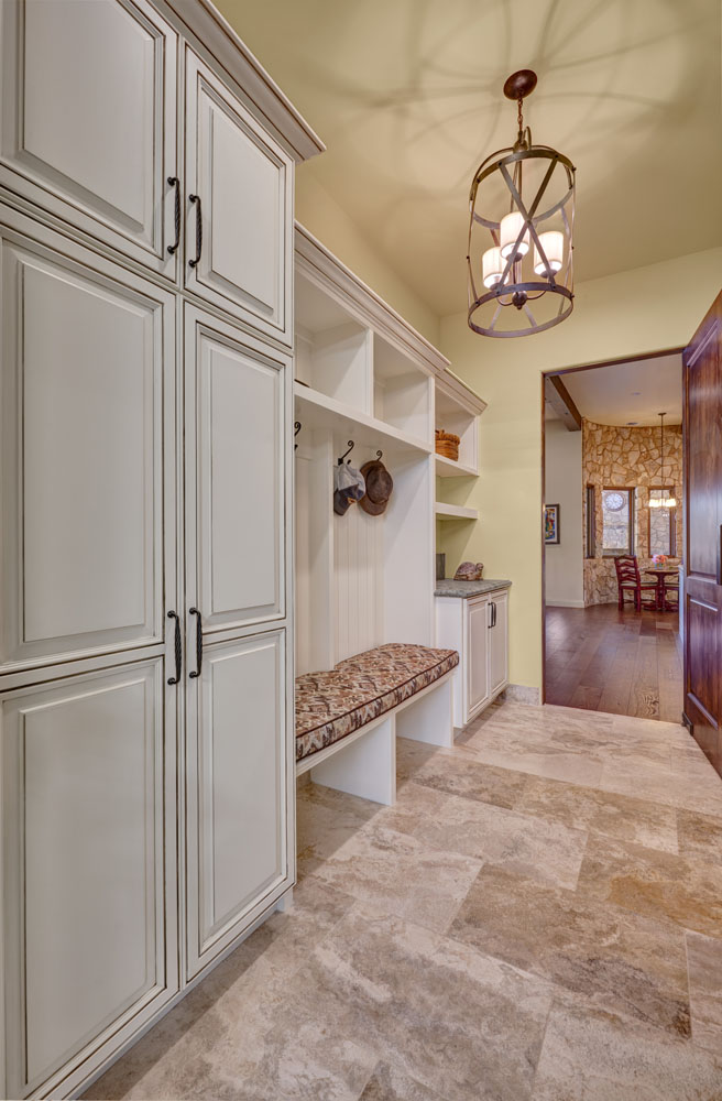 MUDROOM1 Martin Grass Valley